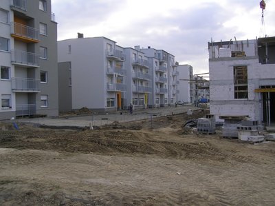 Blok D od parkingu z drugiej strony